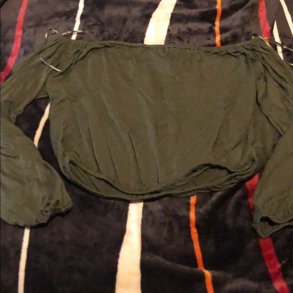 Green off the shoulder crop top - Picture 1 of 1
